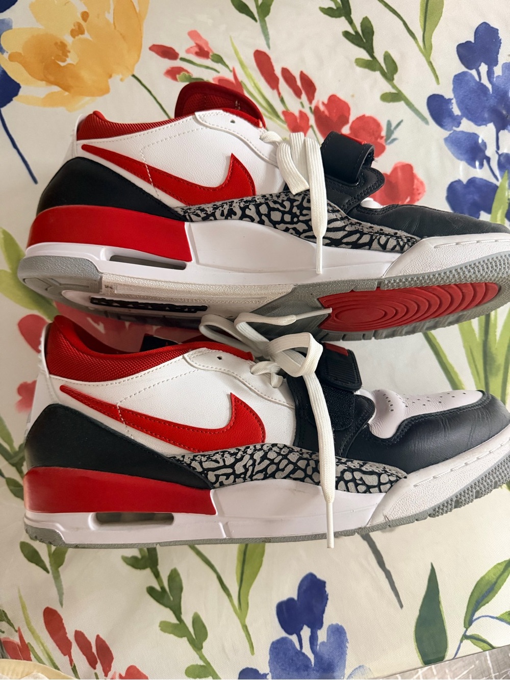 Nike White, Red & Black Men's Athletic Sneakers